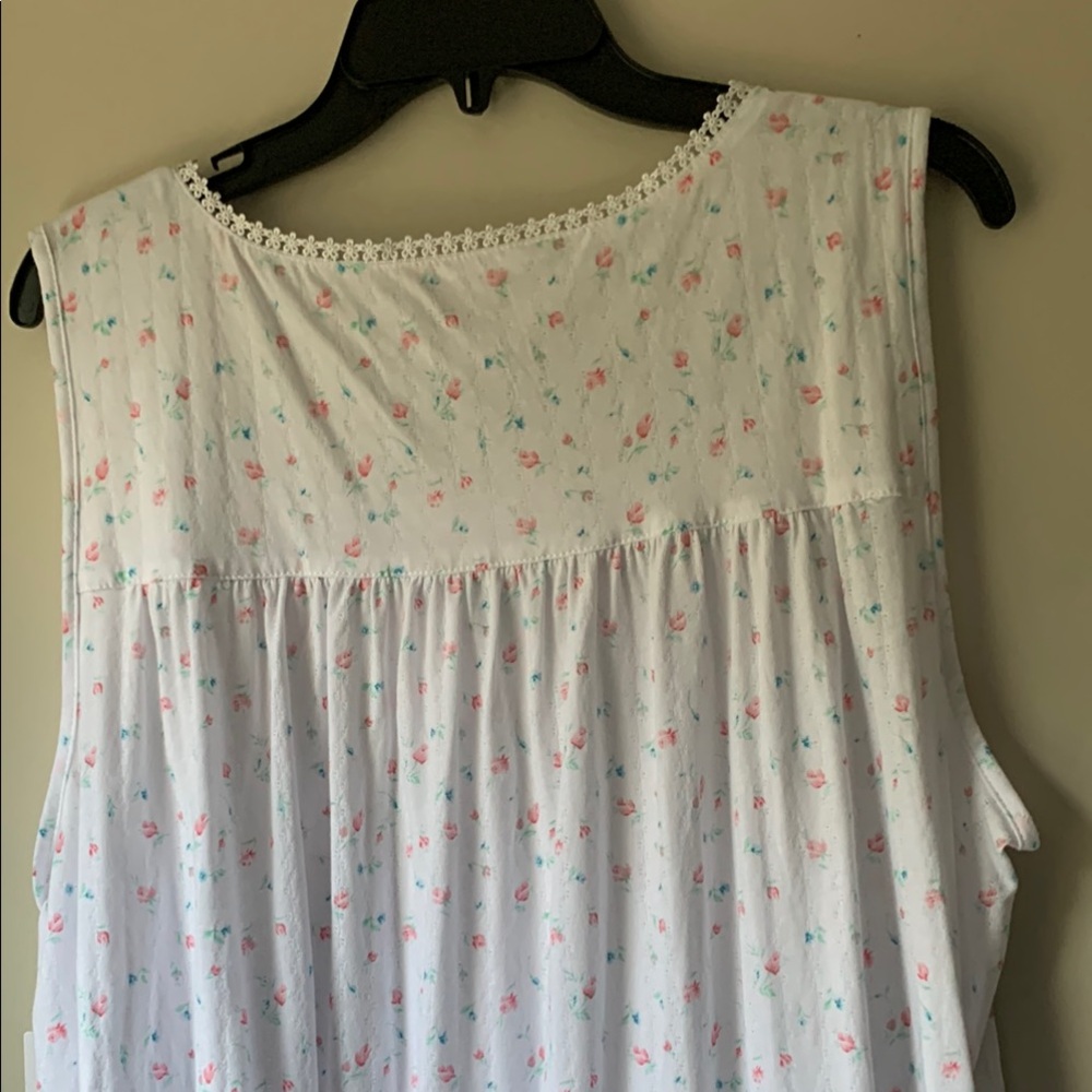 Eileen West White and Pink Sleeveless Nightgown - Picture 10 of 11